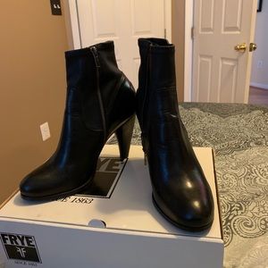 Frye Stretch Short Leather Bootie